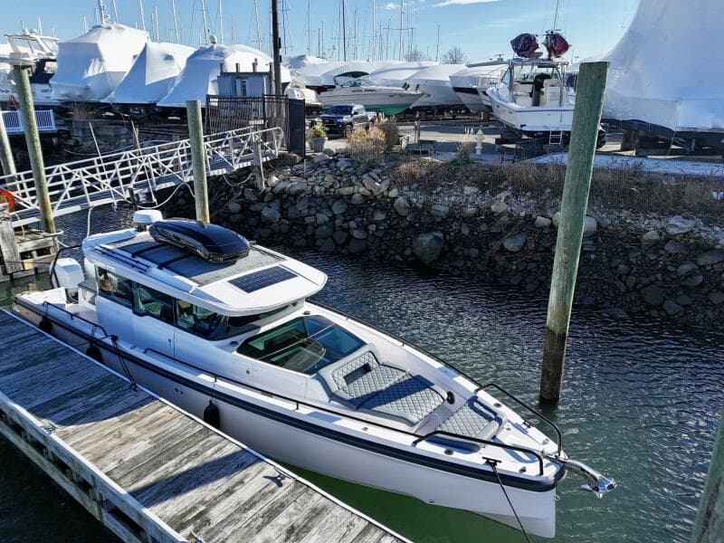 2023 Axopar 37 Cross Cabin