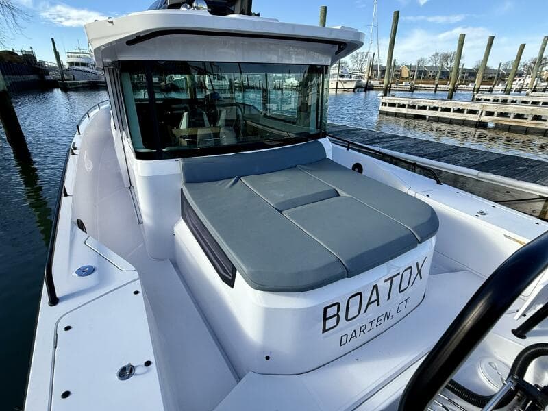 2023 Axopar 37 Cross Cabin