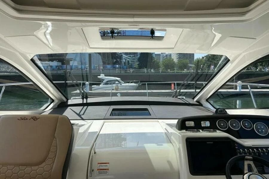 2019 Sea Ray Coupe