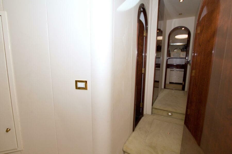 2005 Neptunus 62 Flybridge
