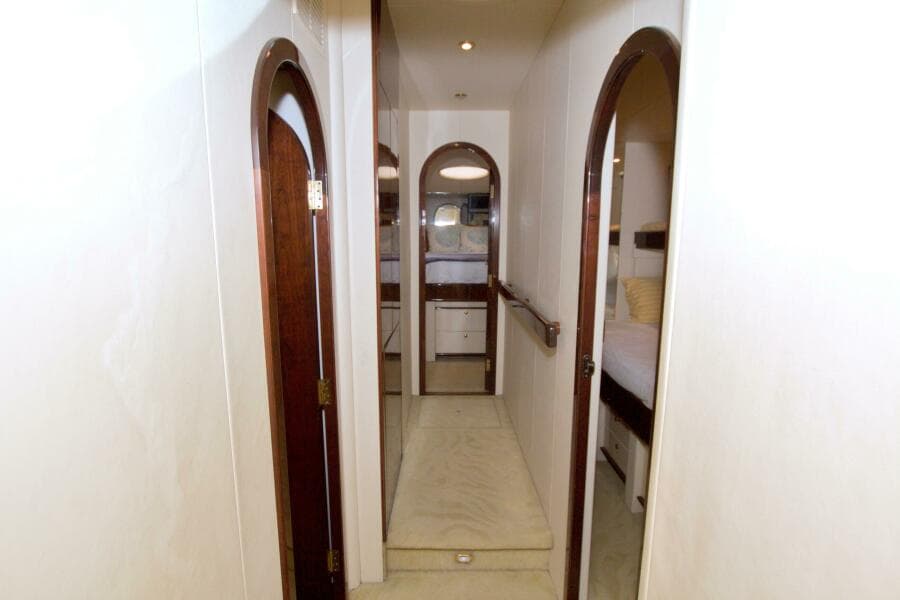 2005 Neptunus 62 Flybridge