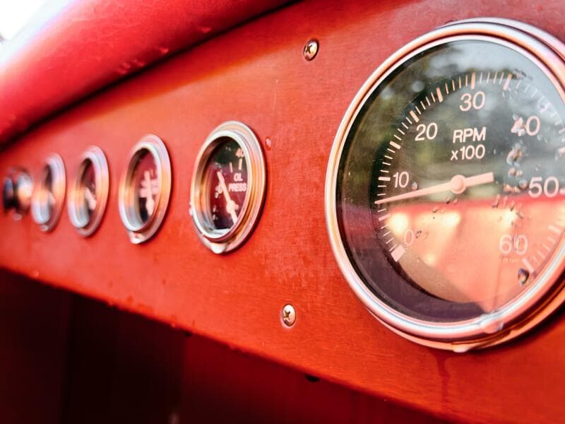 1998 Custom 30 Gentleman's Racer