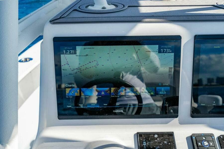 2027 Reef Runner 230