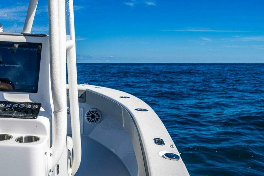2027 Reef Runner 230