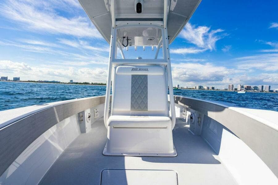 2027 Reef Runner 230