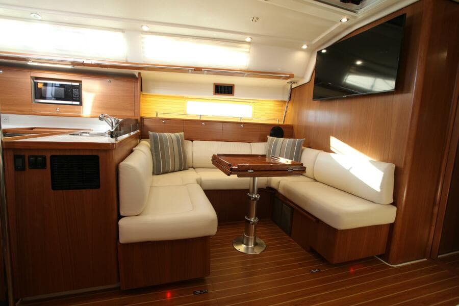 2025 Catalina 426