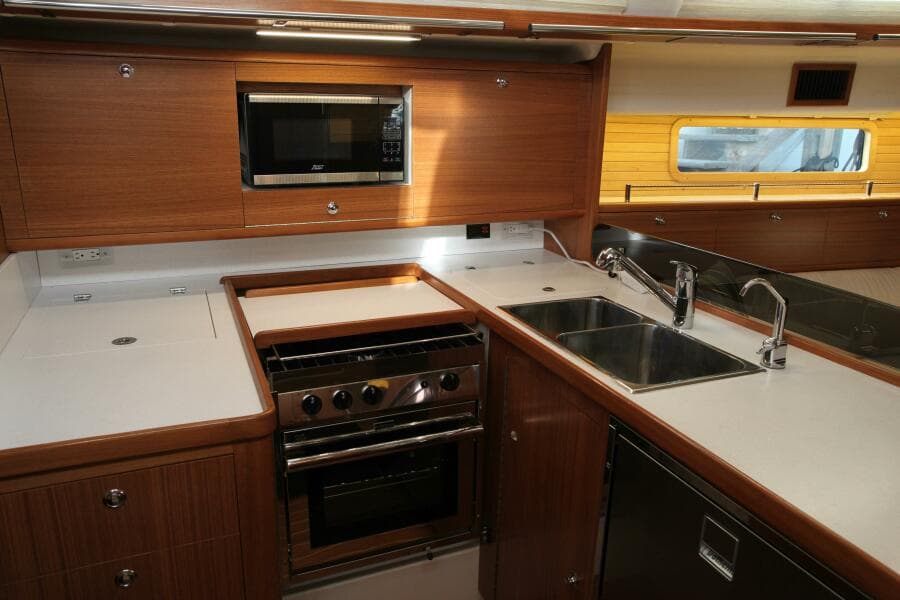 2025 Catalina 426