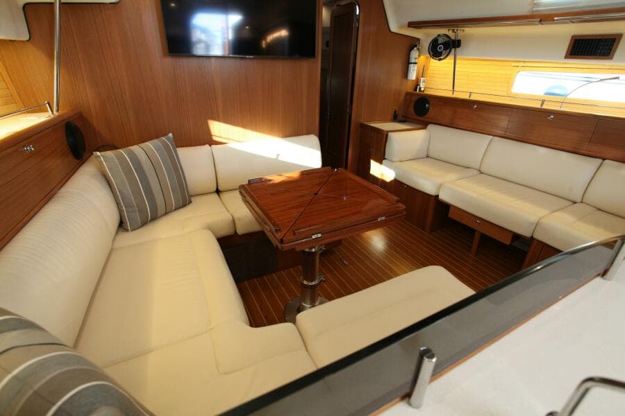2025 Catalina 426