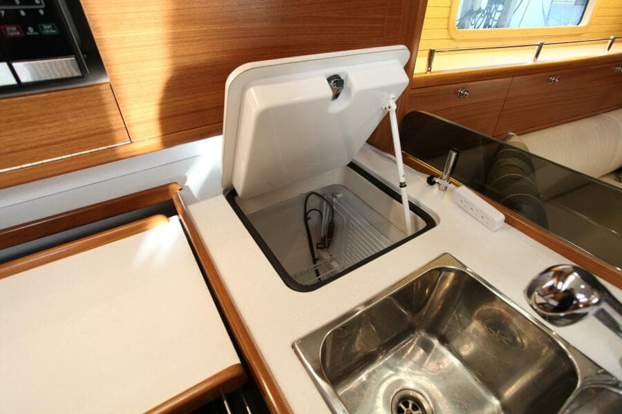 2025 Catalina 426