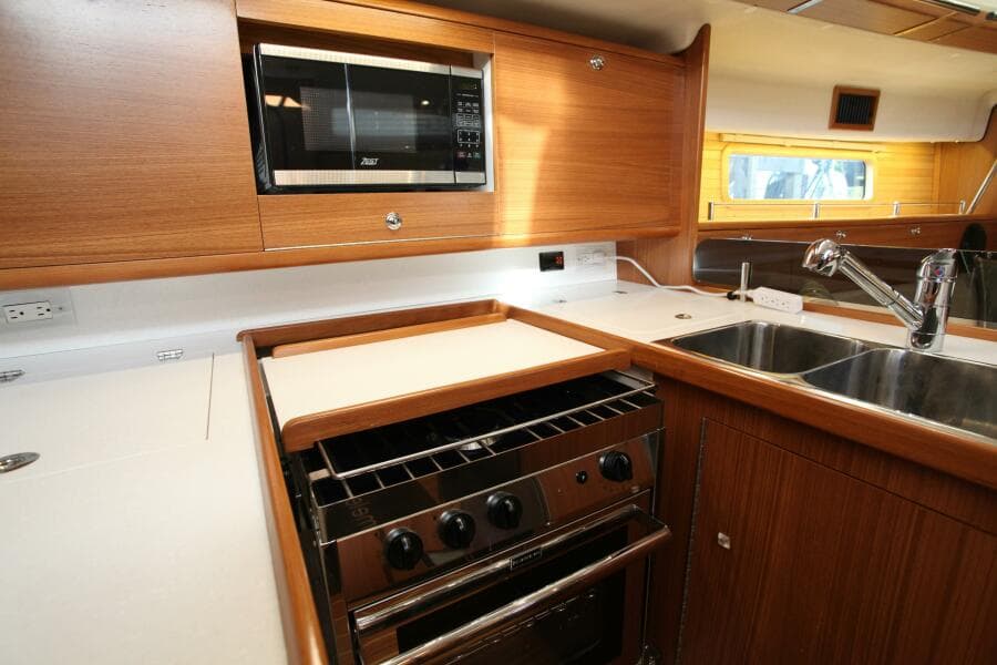 2025 Catalina 426