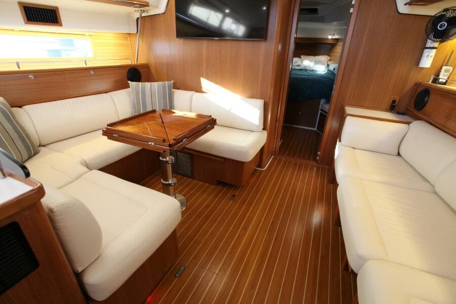 2025 Catalina 426