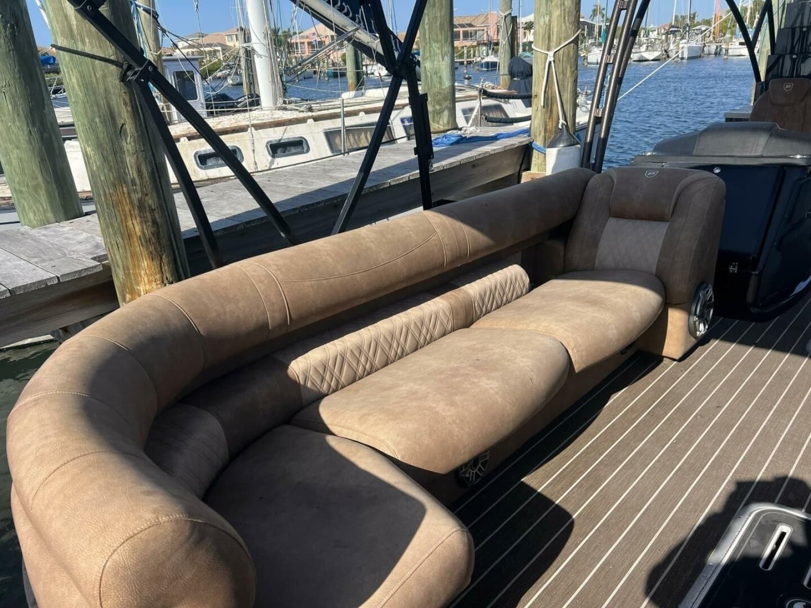 2024 Premier 330 Escalante