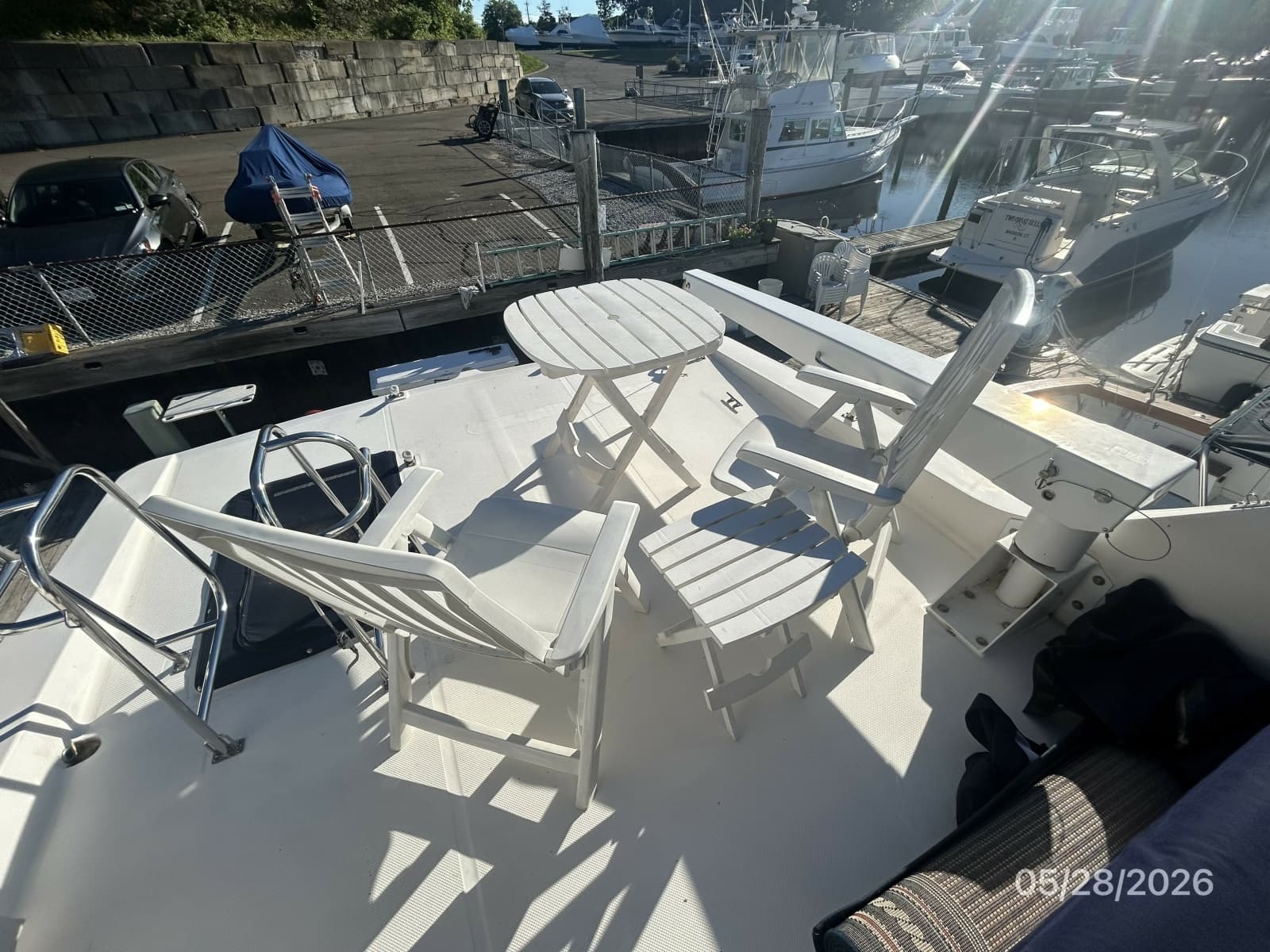 47' Bayliner sundeck aft