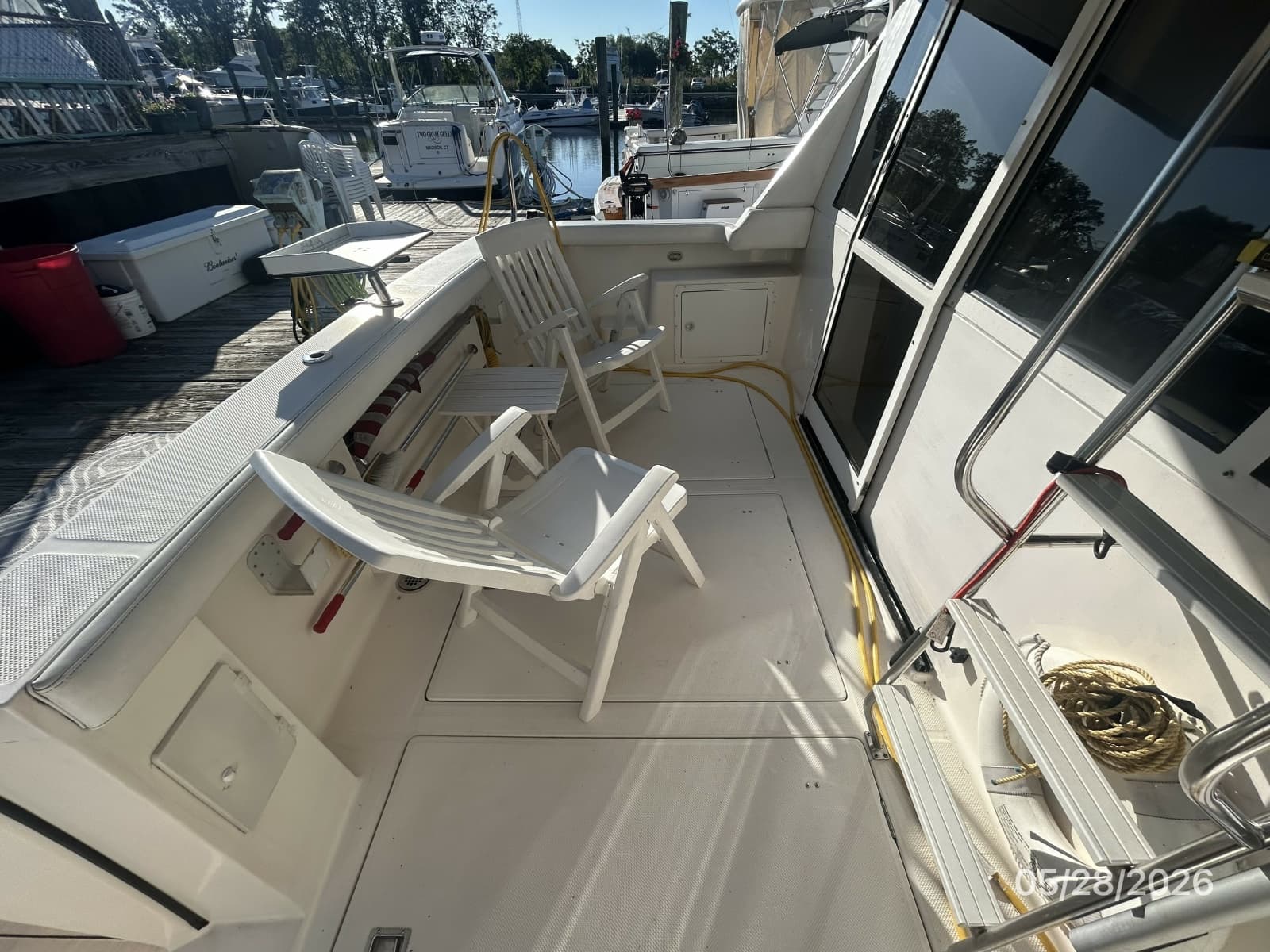 47' Bayliner aftdeck port