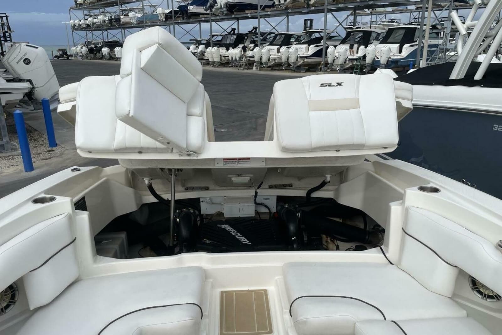 2008 Sea Ray 270 SLX