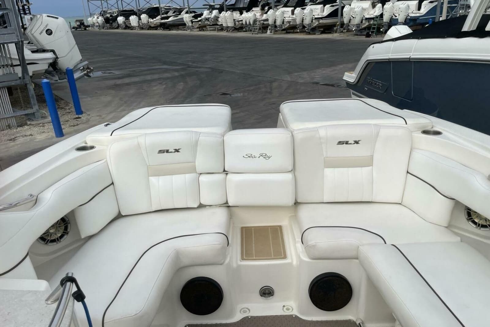 2008 Sea Ray 270 SLX