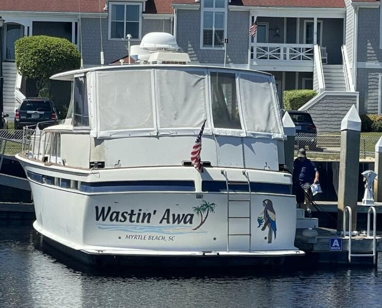 1969 Chris-Craft 47 Commander