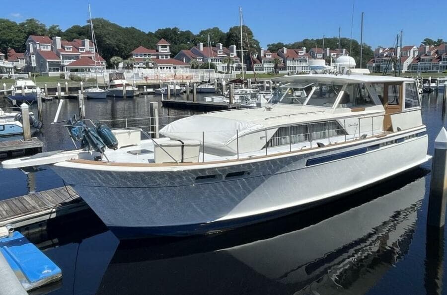 1969 Chris-Craft 47 Commander