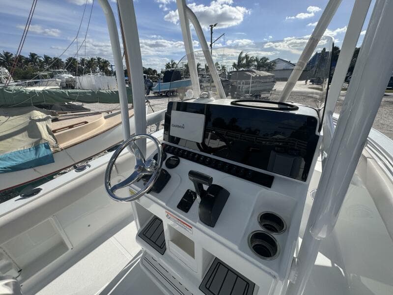 2021 Sea Hunt Ultra 219