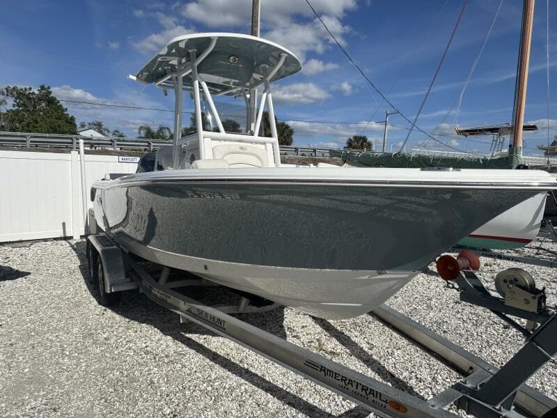 2021 Sea Hunt Ultra 219