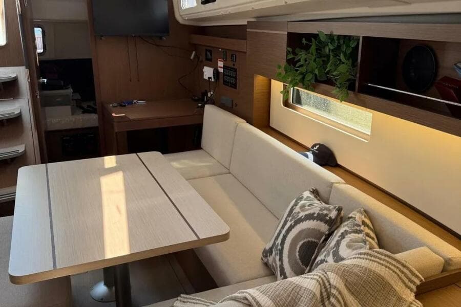 2022 Beneteau Oceanis 40.1