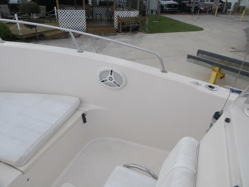 2006 Cobia 210 CC