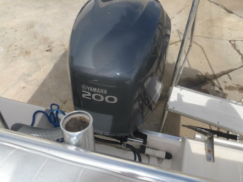 2006 Cobia 210 CC