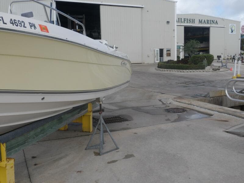2006 Cobia 210 CC