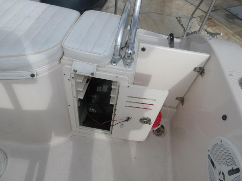 2006 Cobia 210 CC