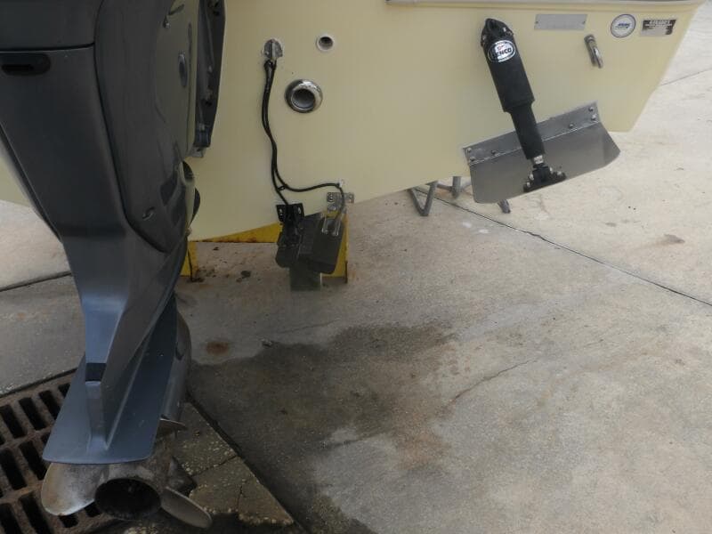 2006 Cobia 210 CC