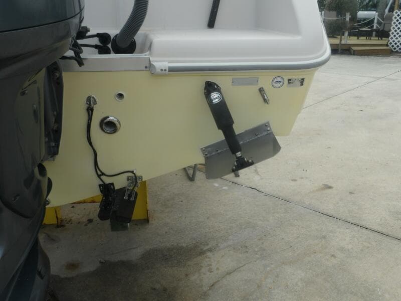 2006 Cobia 210 CC
