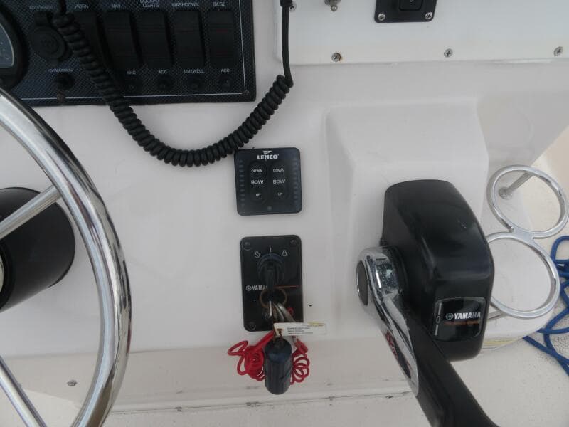 2006 Cobia 210 CC