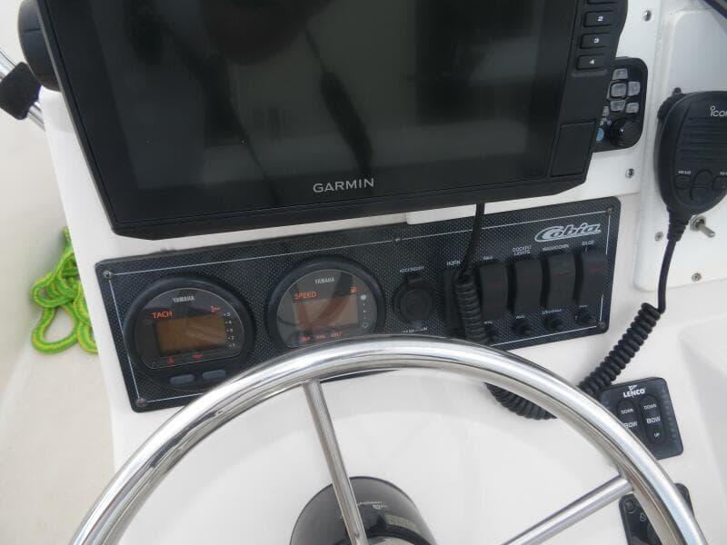2006 Cobia 210 CC