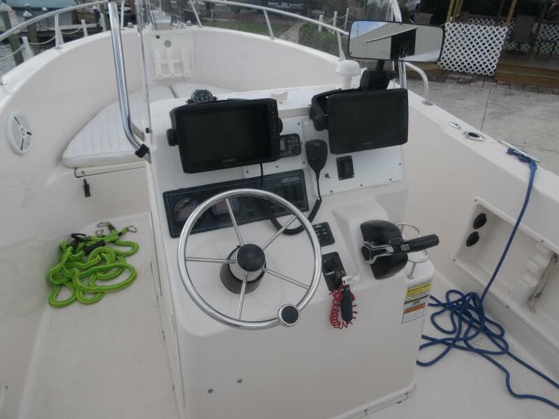 2006 Cobia 210 CC