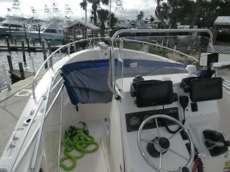2006 Cobia 210 CC