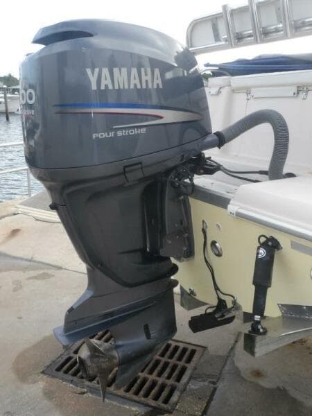 2006 Cobia 210 CC