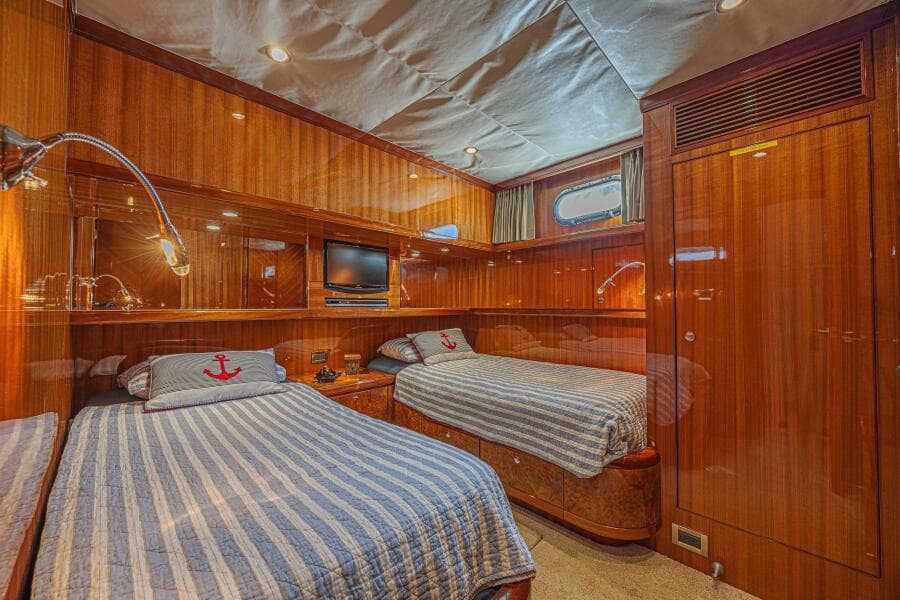 2010 Ocean Alexander 74 Motoryacht