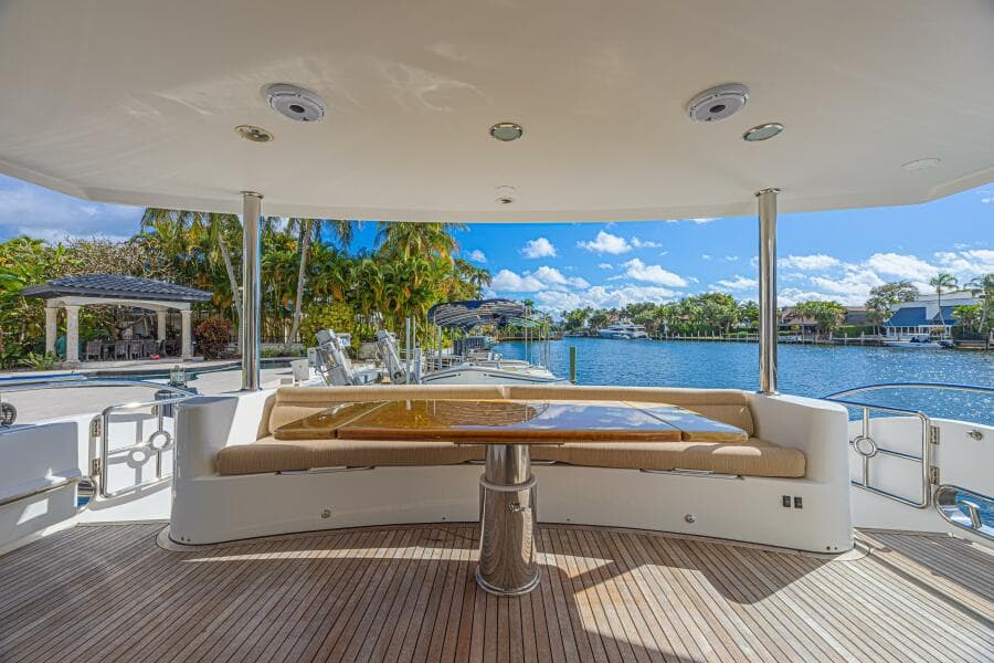 2010 Ocean Alexander 74 Motoryacht
