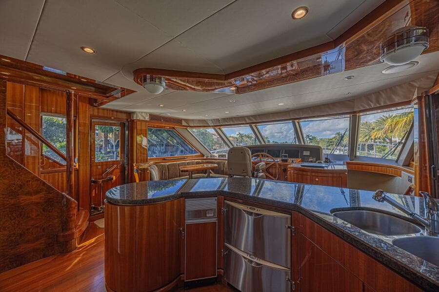2010 Ocean Alexander 74 Motoryacht