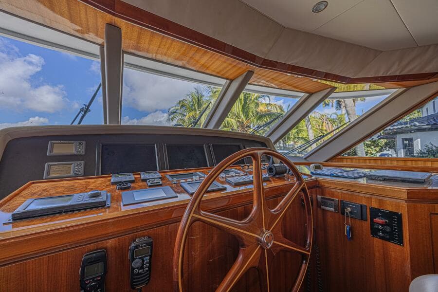 2010 Ocean Alexander 74 Motoryacht