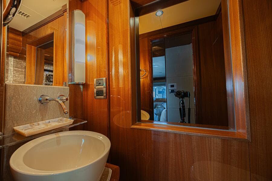 2010 Ocean Alexander 74 Motoryacht