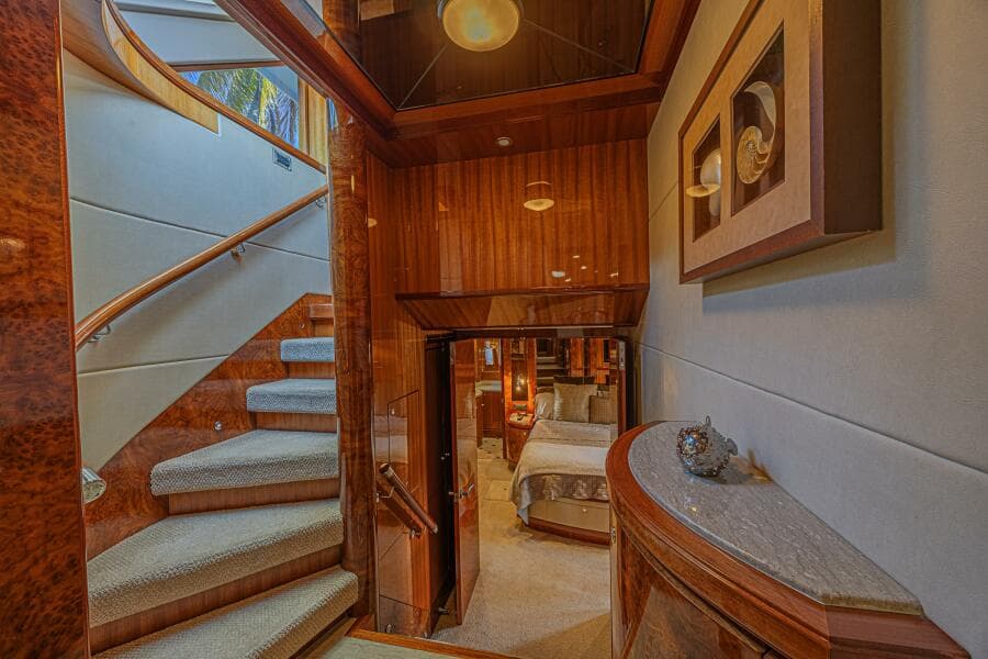 2010 Ocean Alexander 74 Motoryacht