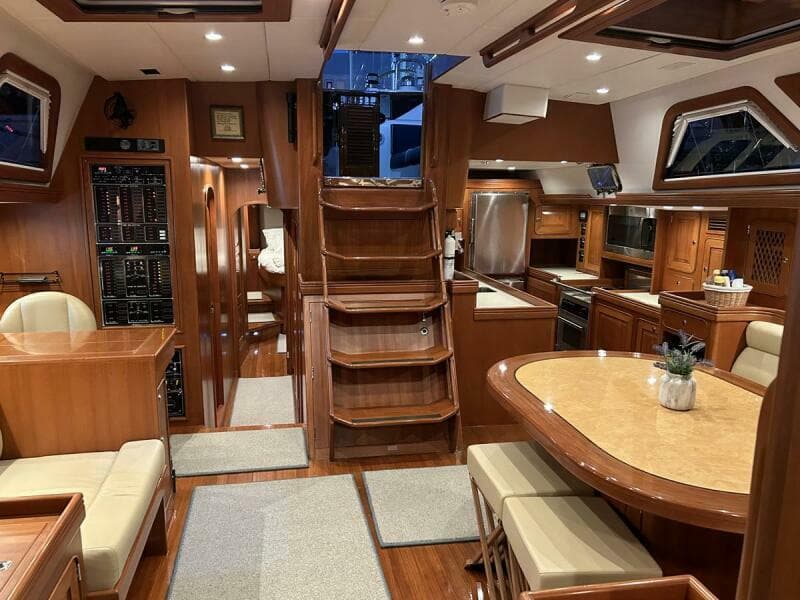 2011 Hylas 70