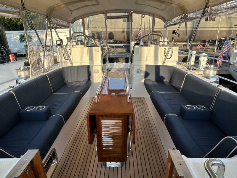 2011 Hylas 70