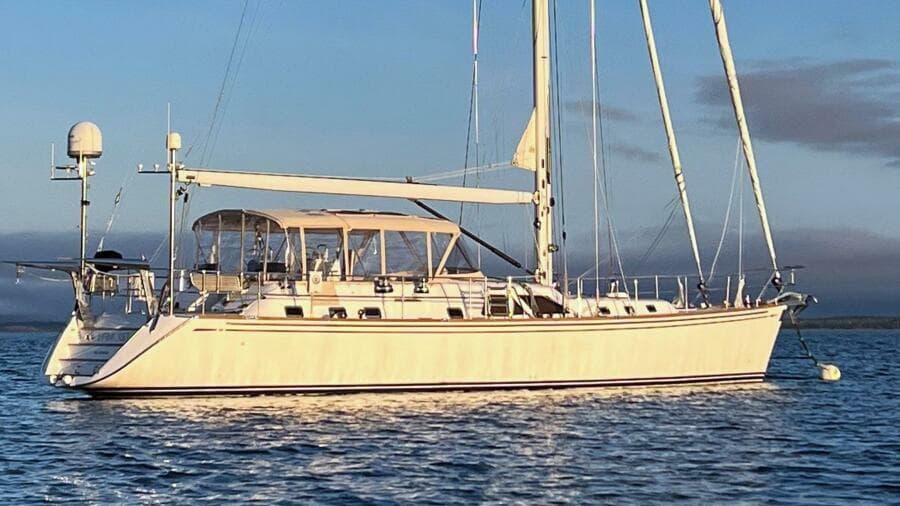 2011 Hylas 70