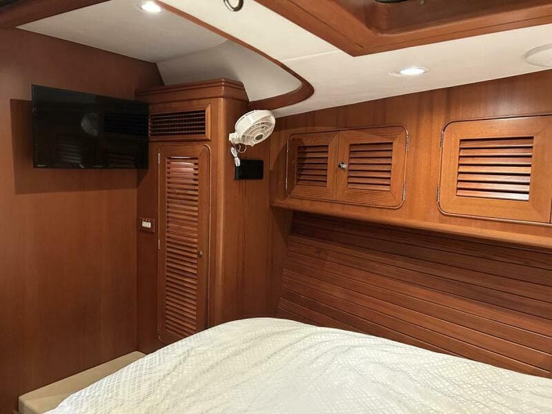 2011 Hylas 70