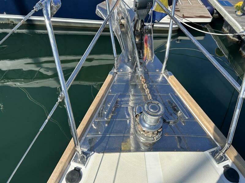 2011 Hylas 70