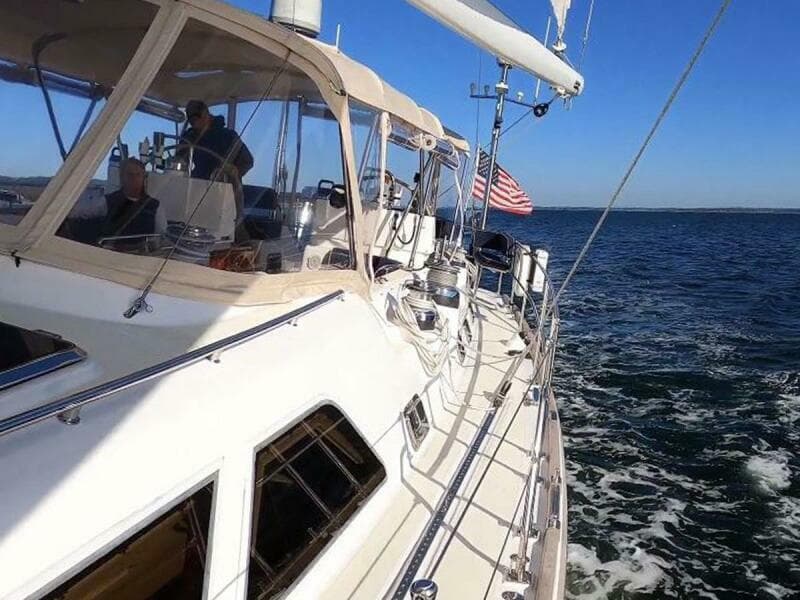 2011 Hylas 70