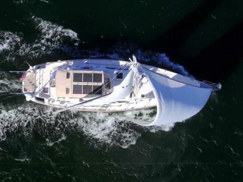 2011 Hylas 70