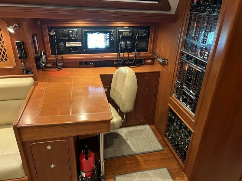 2011 Hylas 70